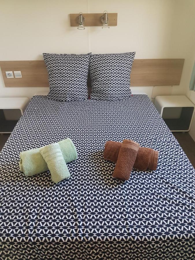 Frejus Tout Confort, Climatisation,Linge De Lit Et De Toilette, Coffre Fort, Ventilations Au Plafond Chambres Et Wifi Possible エクステリア 写真