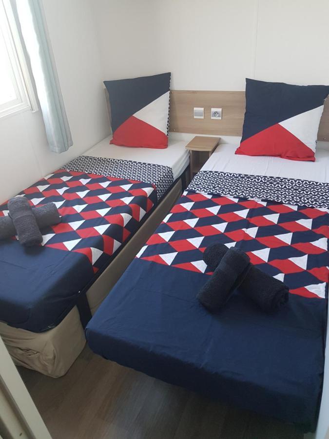 Frejus Tout Confort, Climatisation,Linge De Lit Et De Toilette, Coffre Fort, Ventilations Au Plafond Chambres Et Wifi Possible エクステリア 写真