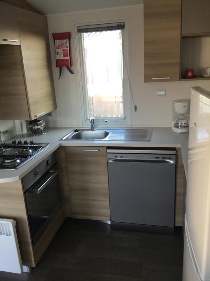 Frejus Tout Confort, Climatisation,Linge De Lit Et De Toilette, Coffre Fort, Ventilations Au Plafond Chambres Et Wifi Possible エクステリア 写真