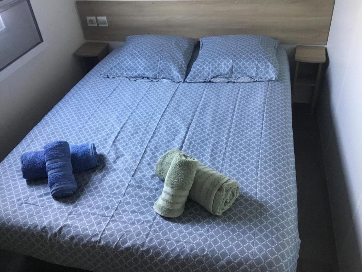 Frejus Tout Confort, Climatisation,Linge De Lit Et De Toilette, Coffre Fort, Ventilations Au Plafond Chambres Et Wifi Possible エクステリア 写真